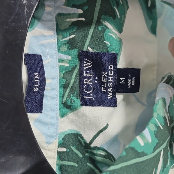 {J. Crew Factory} Men's Green and White Leaf Print Casual Button Down Shirt - Picture 11 of 11